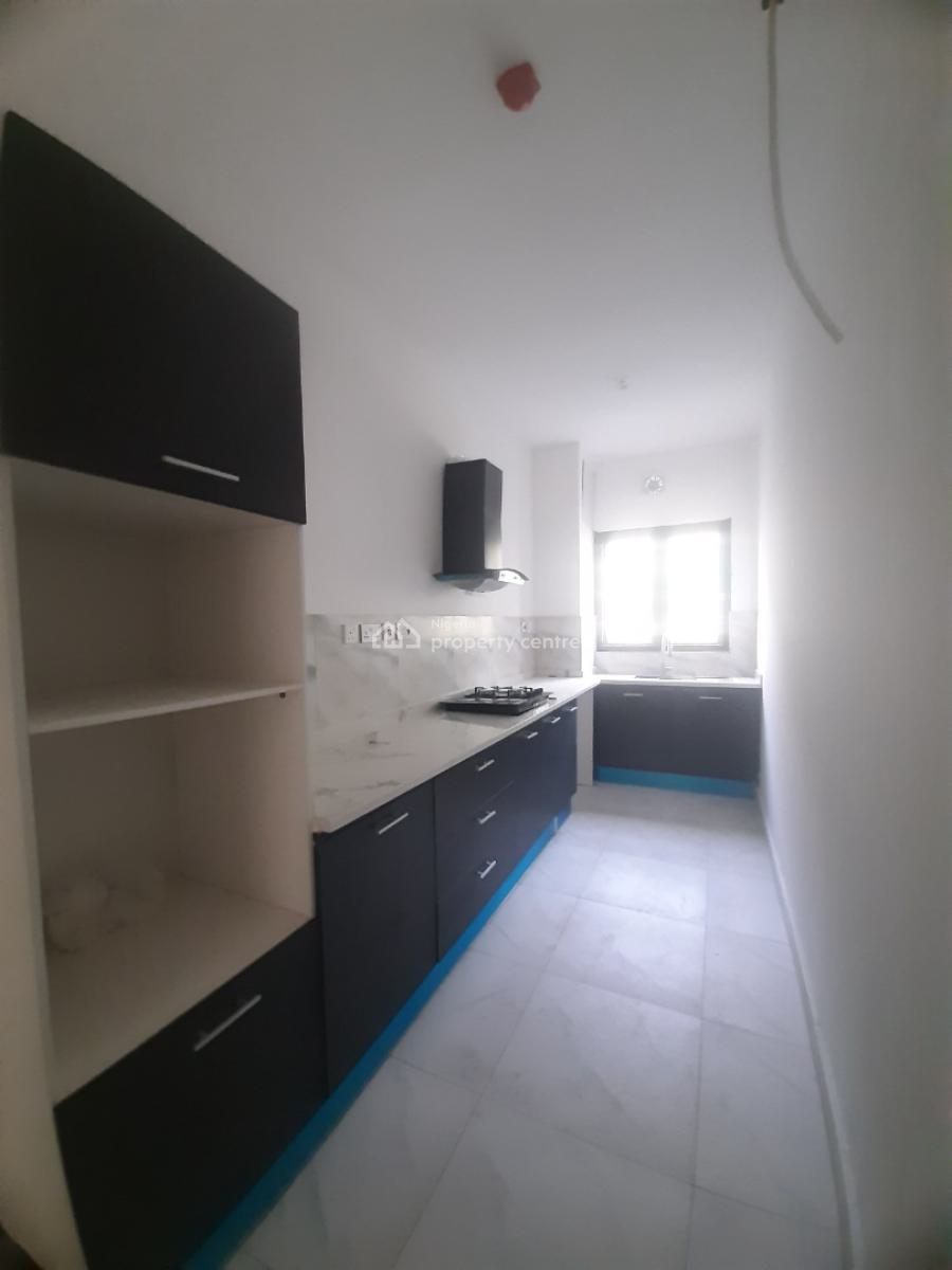 New and Serviced with 24/7 Power Supply 2 Bedroom En-suite Flat with F, Lekki Phase 1, Lekki, Lagos, Flat / Apartment for Sale