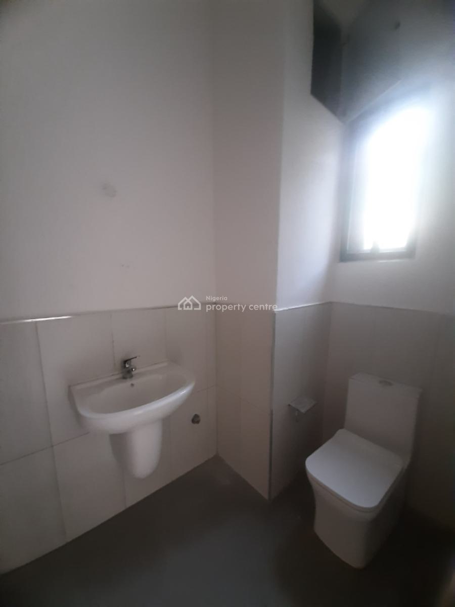 New and Serviced with 24/7 Power Supply 2 Bedroom En-suite Flat with F, Lekki Phase 1, Lekki, Lagos, Flat / Apartment for Sale