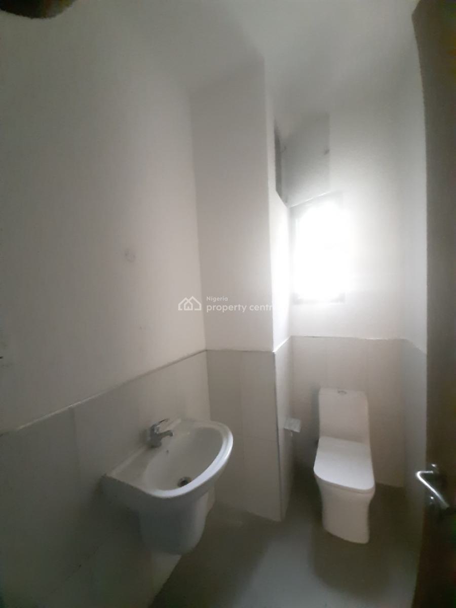 New and Serviced with 24/7 Power Supply 2 Bedroom En-suite Flat with F, Lekki Phase 1, Lekki, Lagos, Flat / Apartment for Sale