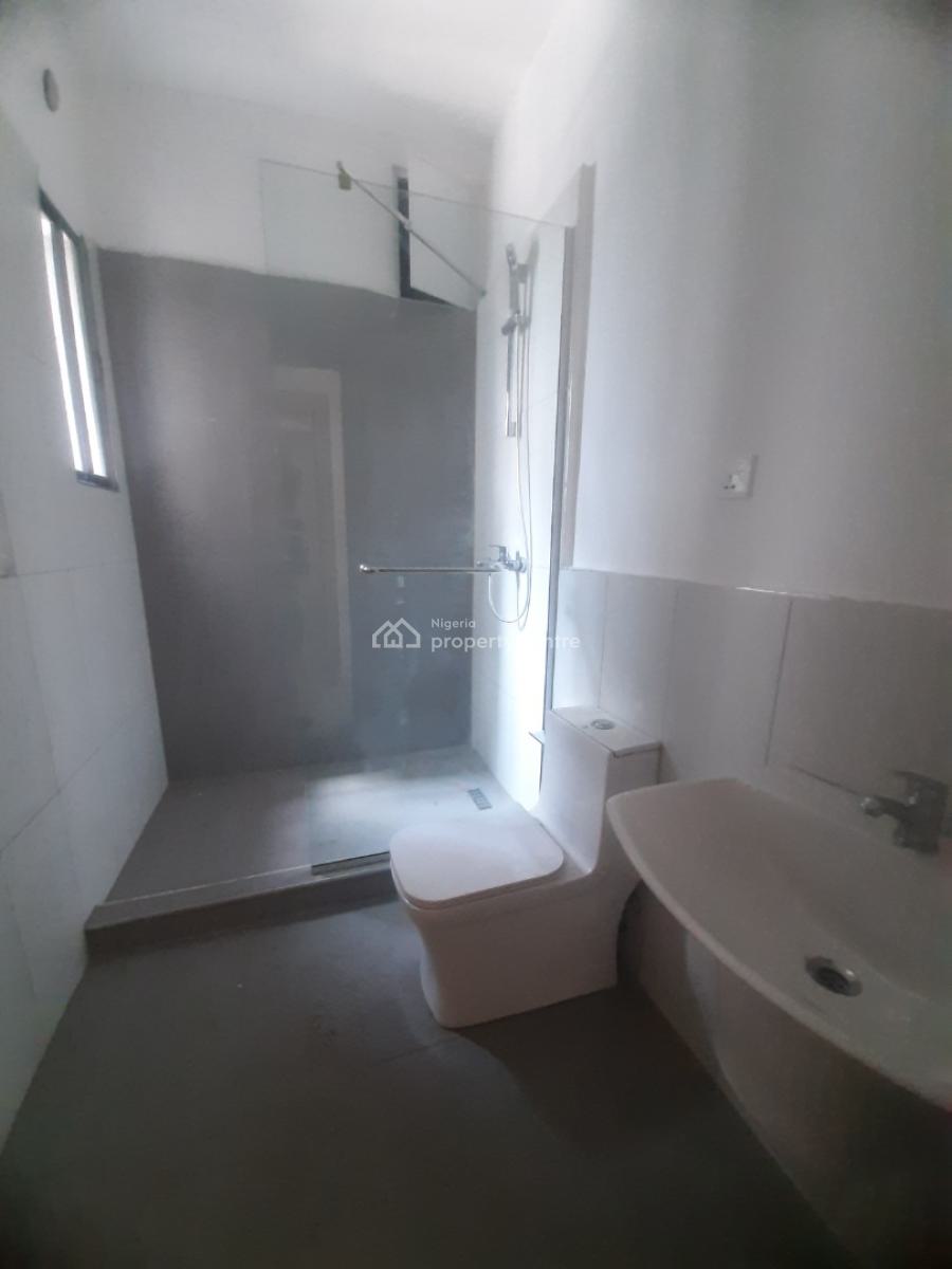 New and Serviced with 24/7 Power Supply 2 Bedroom En-suite Flat with F, Lekki Phase 1, Lekki, Lagos, Flat / Apartment for Sale