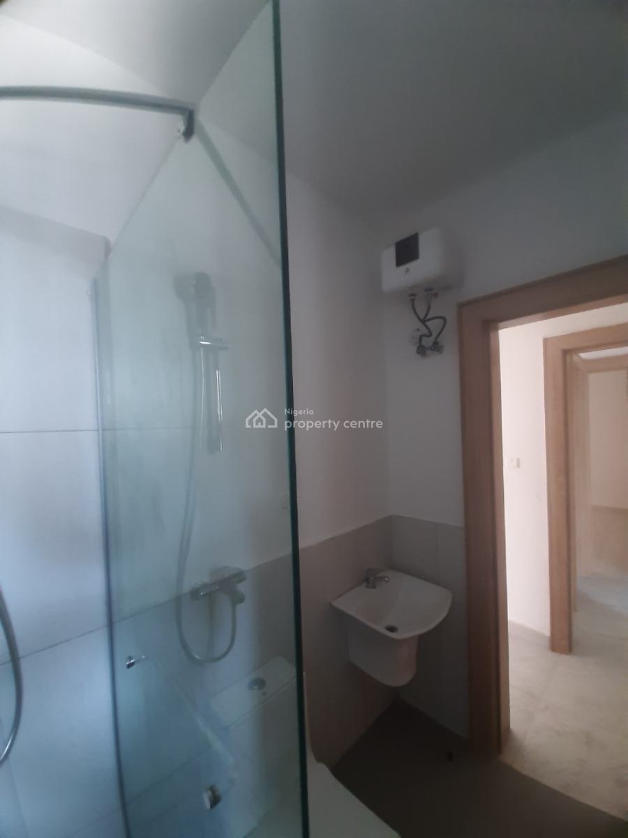 New and Serviced with 24/7 Power Supply 2 Bedroom En-suite Flat with F, Lekki Phase 1, Lekki, Lagos, Flat / Apartment for Sale