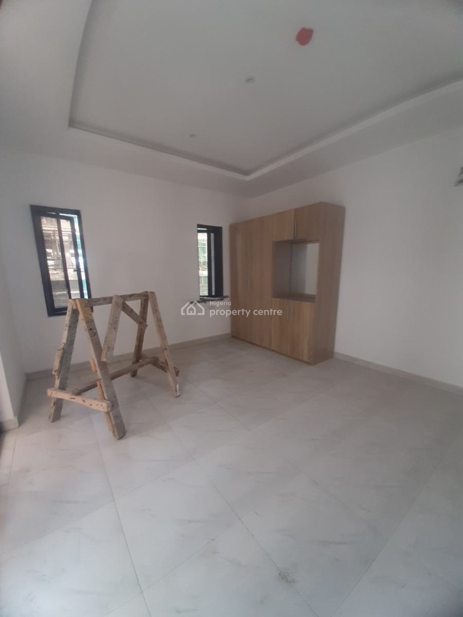 New and Serviced with 24/7 Power Supply 3 Bedroom En-suite Flat with F, Lekki Phase 1, Lekki, Lagos, Flat / Apartment for Sale