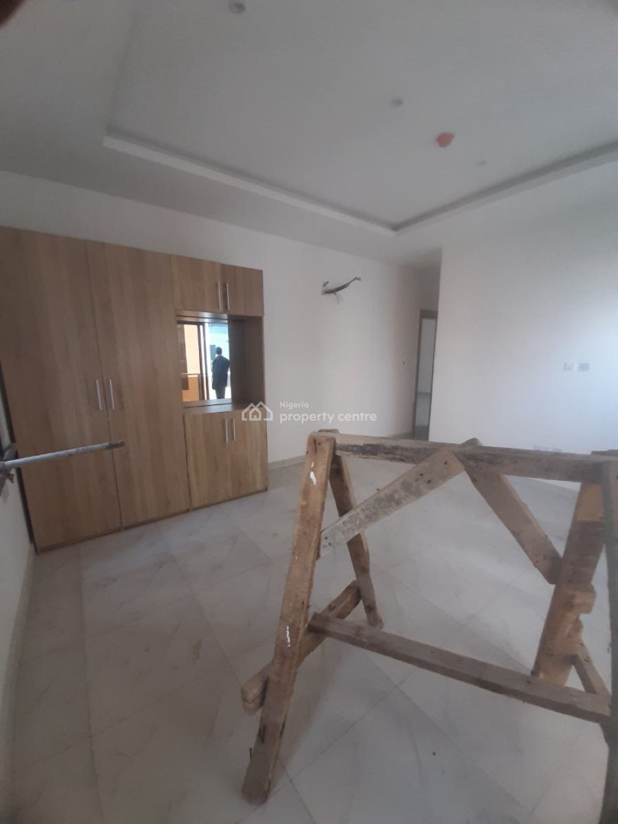 New and Serviced with 24/7 Power Supply 3 Bedroom En-suite Flat with F, Lekki Phase 1, Lekki, Lagos, Flat / Apartment for Sale