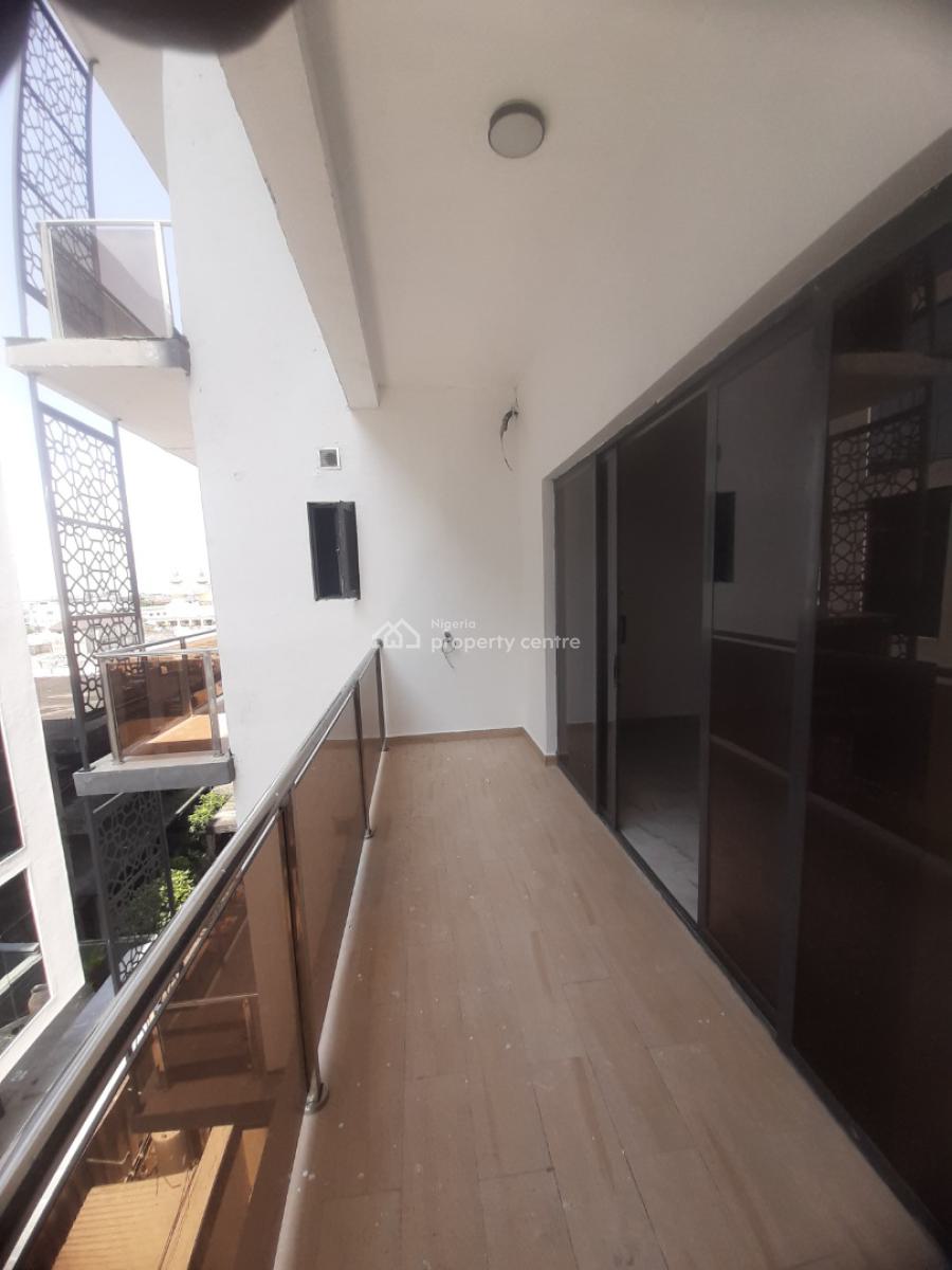 New and Serviced with 24/7 Power Supply 3 Bedroom En-suite Flat with F, Lekki Phase 1, Lekki, Lagos, Flat / Apartment for Sale