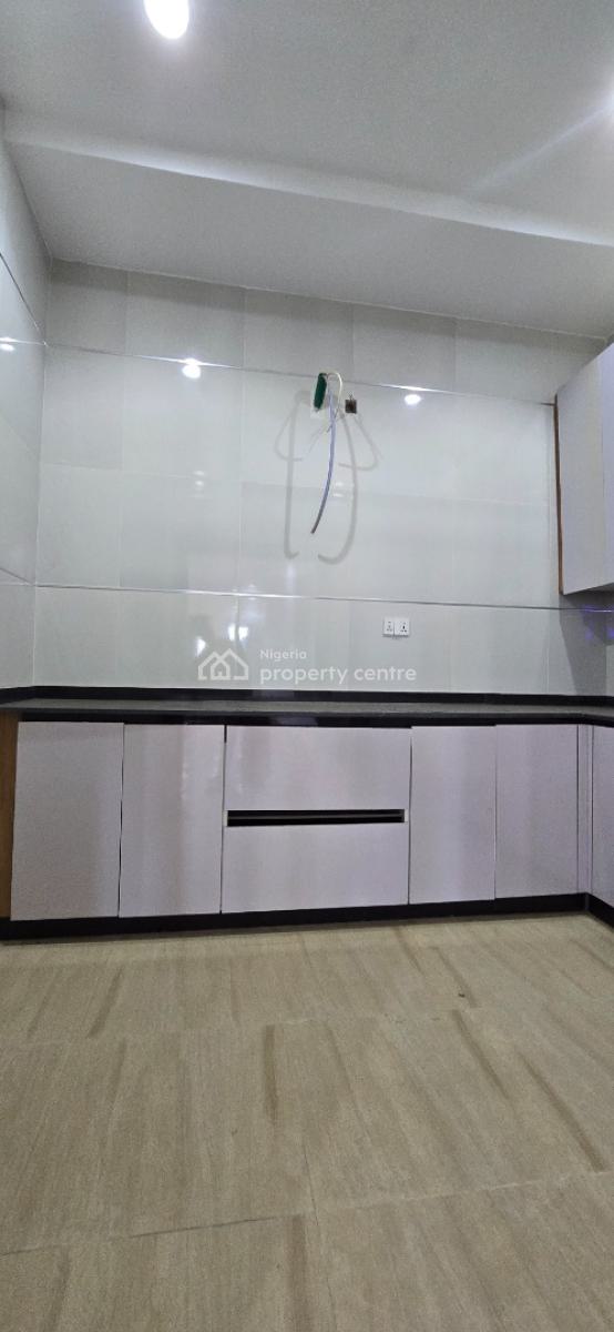 7 Bedroom Fully Detached Duplex with 2 Rooms Bq, Guest Chalet, Pool, Guzape District, Abuja, Detached Duplex for Sale