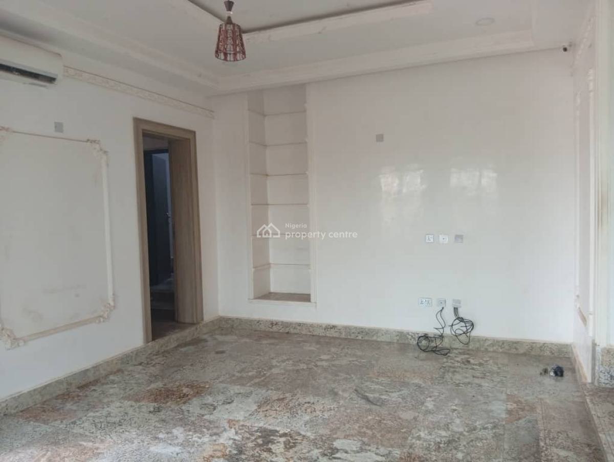 6-bedroom Duplex with 2bq, Airport Road, Lugbe District, Abuja, Detached Duplex for Rent