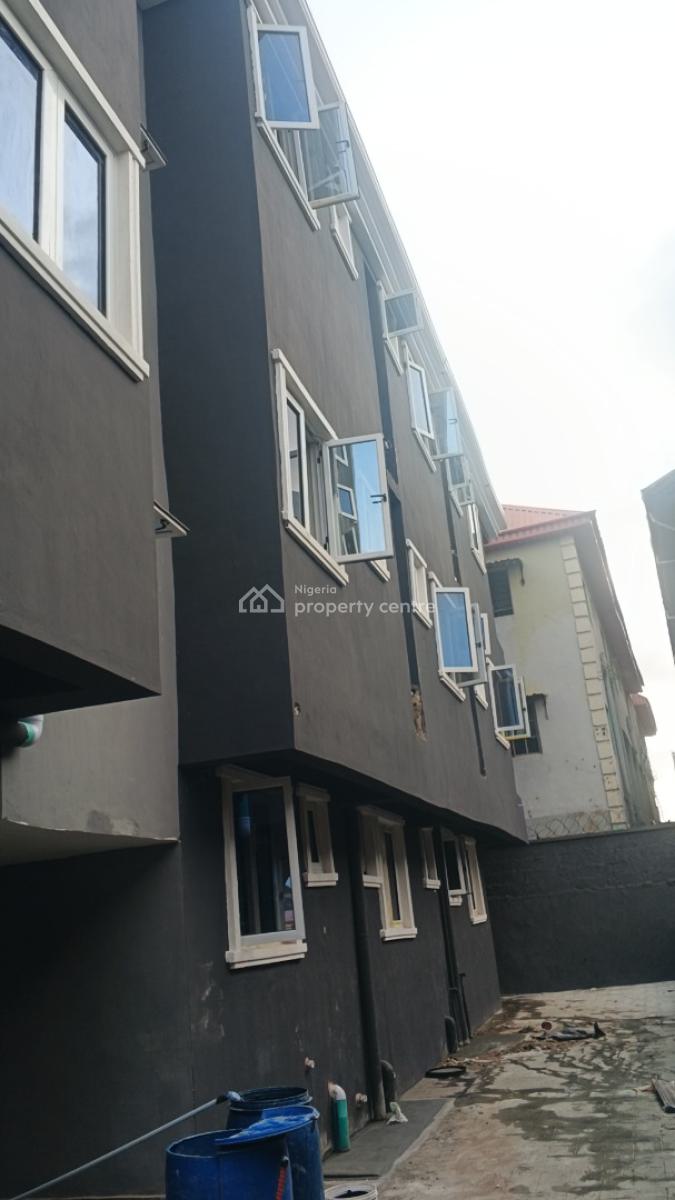 Two Bedroom Apartment Available in a Serene Area, Onike, Onike, Yaba, Lagos, Flat / Apartment for Rent
