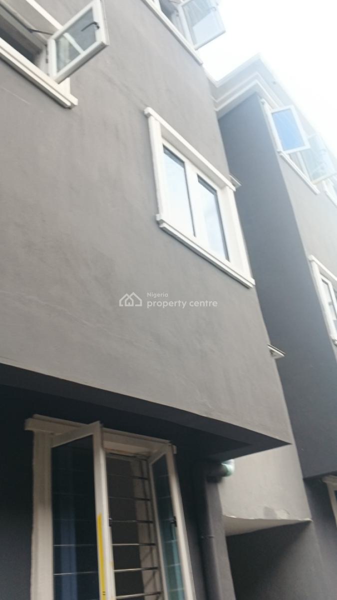 Two Bedroom Apartment Available in a Serene Area, Onike, Onike, Yaba, Lagos, Flat / Apartment for Rent