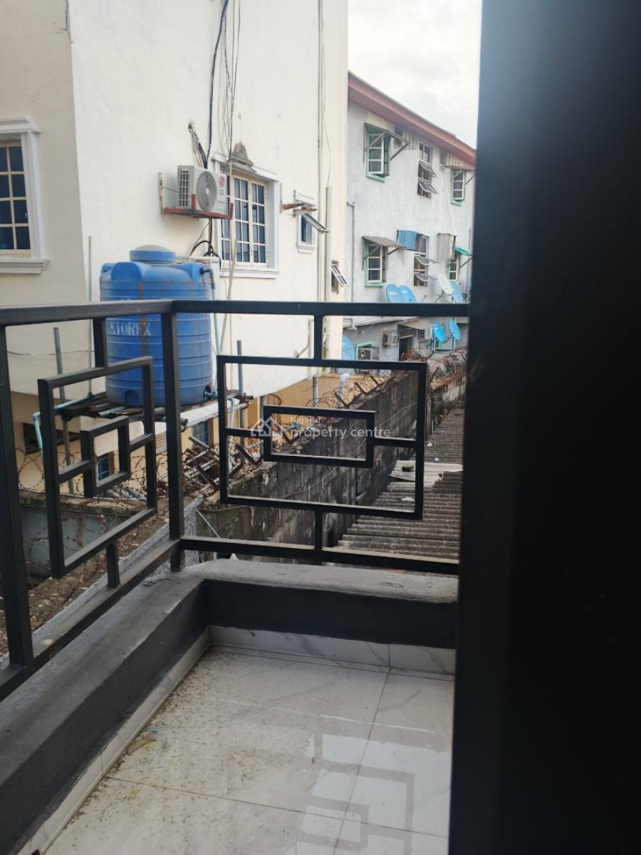 Two Bedroom Apartment Available in a Serene Area, Onike, Onike, Yaba, Lagos, Flat / Apartment for Rent