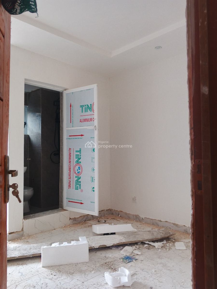 Two Bedroom Apartment Available in a Serene Area, Onike, Onike, Yaba, Lagos, Flat / Apartment for Rent