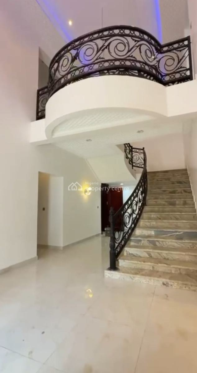 Luxury Hilltop 6 Bedroom+ 2 Sitting Room Mansion, Guzape Main, Guzape District, Abuja, House for Sale