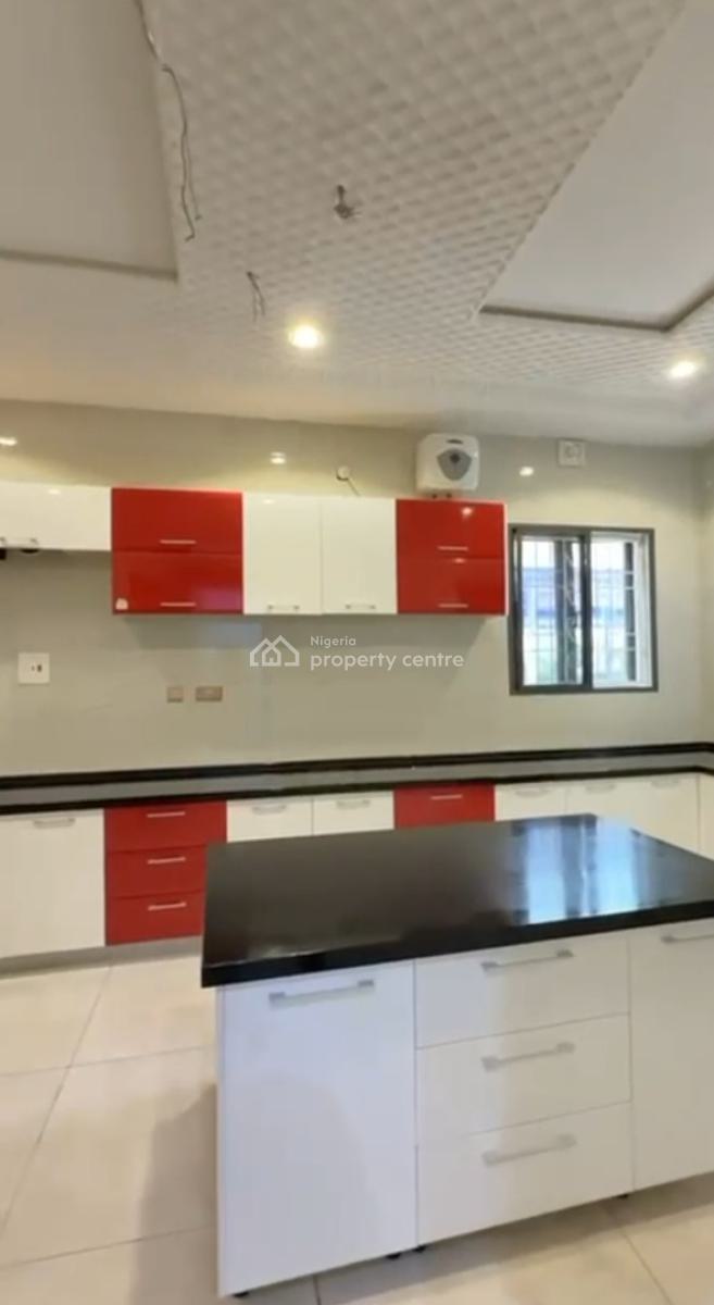 Luxury Hilltop 6 Bedroom+ 2 Sitting Room Mansion, Guzape Main, Guzape District, Abuja, House for Sale