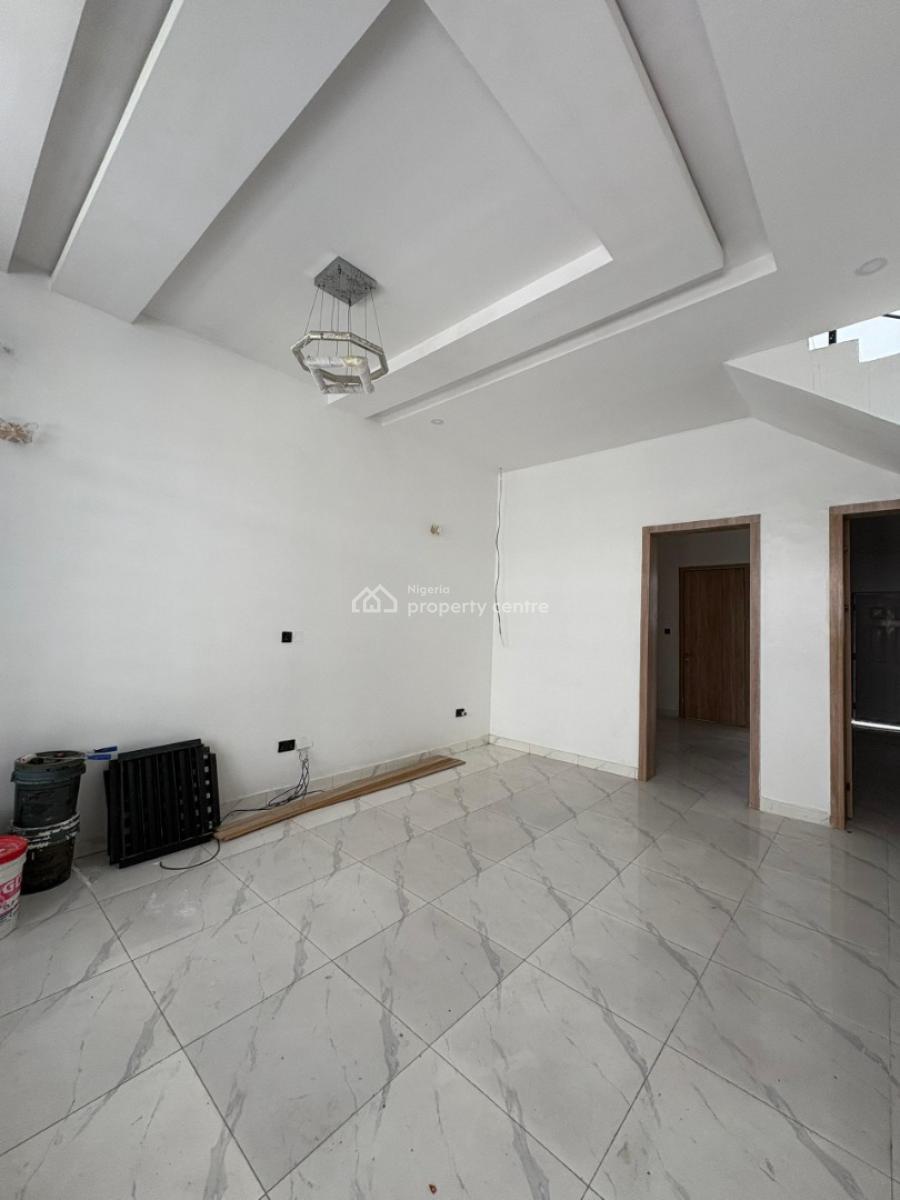 3/4 Bedroom Duplex with Massive Compound & Good Water Supply, Ikota, Lekki, Lagos, Terraced Duplex for Sale