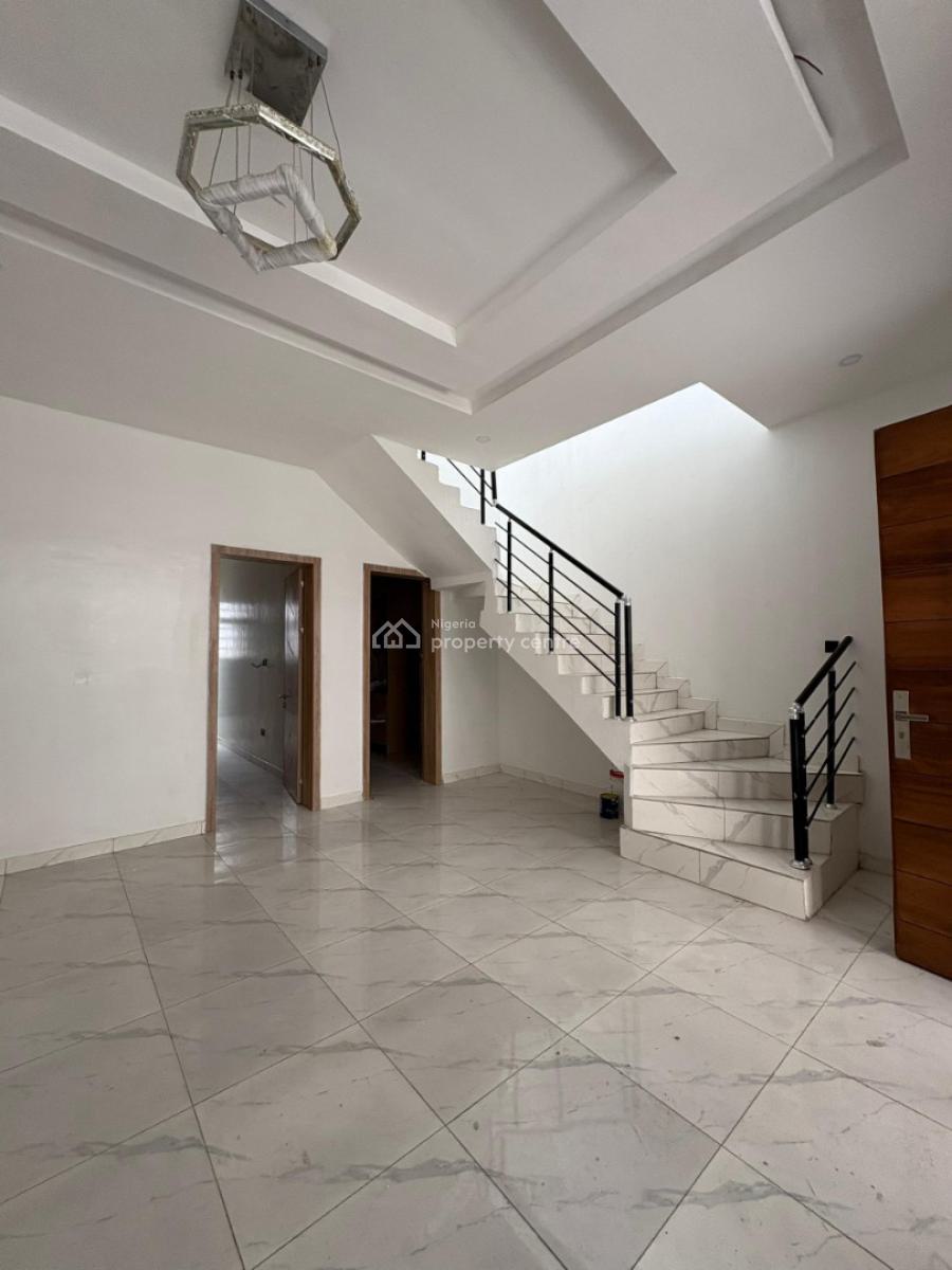 3/4 Bedroom Duplex with Massive Compound & Good Water Supply, Ikota, Lekki, Lagos, Terraced Duplex for Sale
