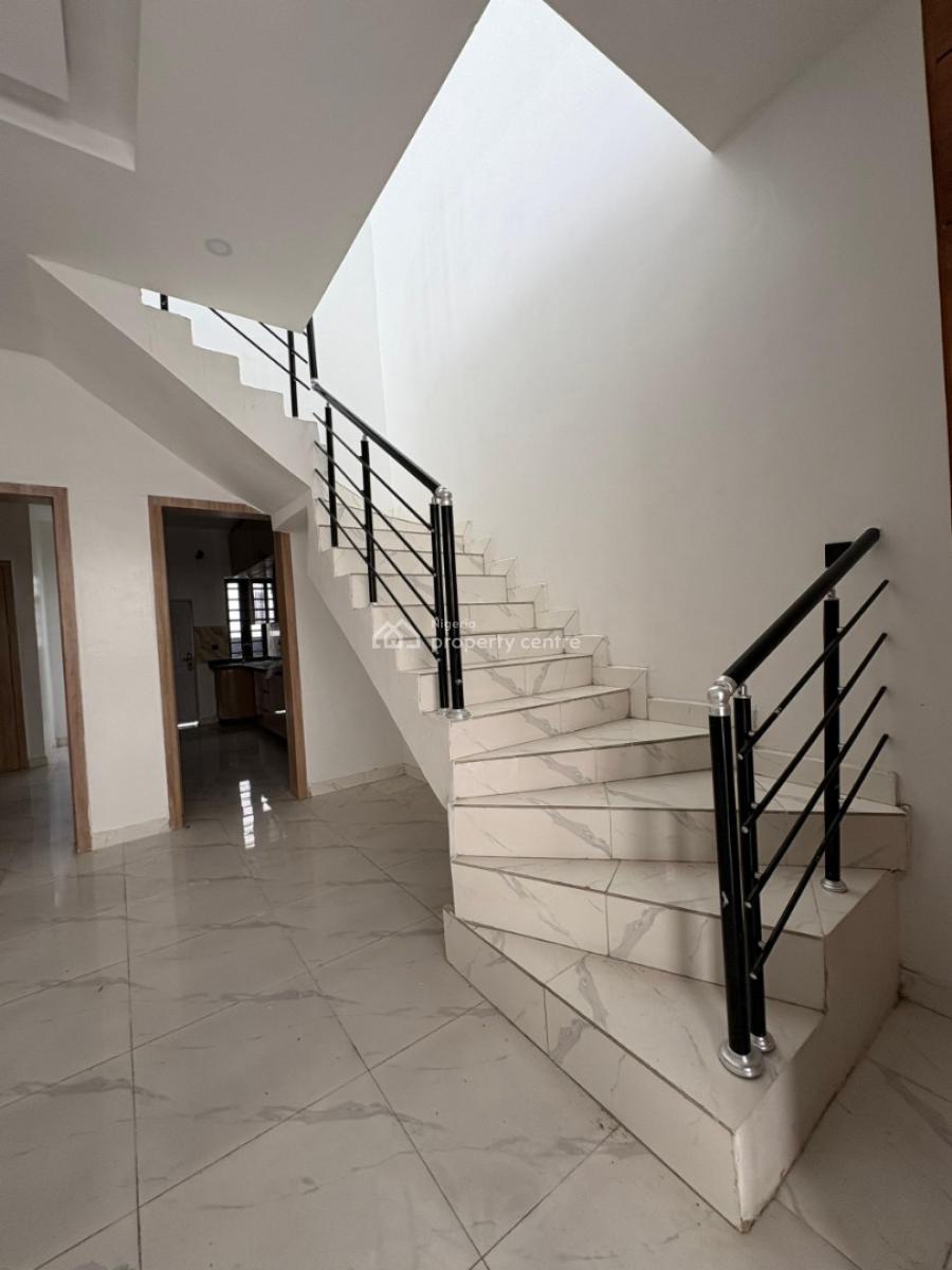 3/4 Bedroom Duplex with Massive Compound & Good Water Supply, Ikota, Lekki, Lagos, Terraced Duplex for Sale