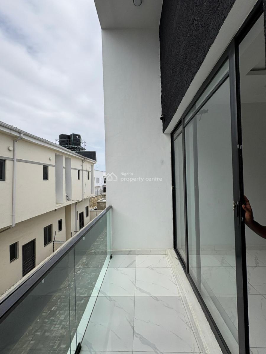 3/4 Bedroom Duplex with Massive Compound & Good Water Supply, Ikota, Lekki, Lagos, Terraced Duplex for Sale