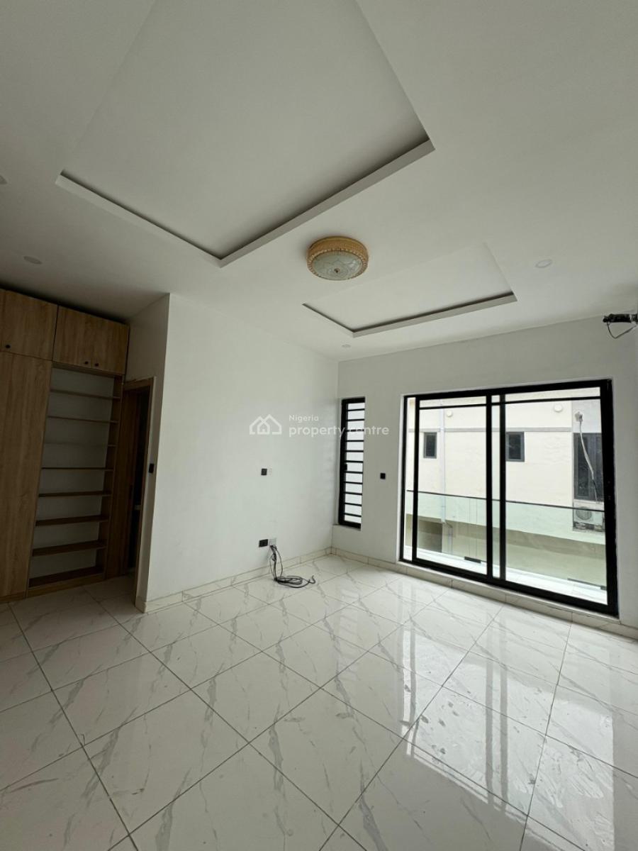 3/4 Bedroom Duplex with Massive Compound & Good Water Supply, Ikota, Lekki, Lagos, Terraced Duplex for Sale