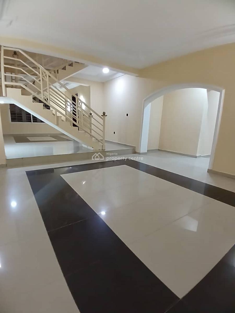 Spacious and Well Renovated Servied 3 Bedroom Flat with a Bq, Asokoro District, Abuja, Terraced Duplex for Rent