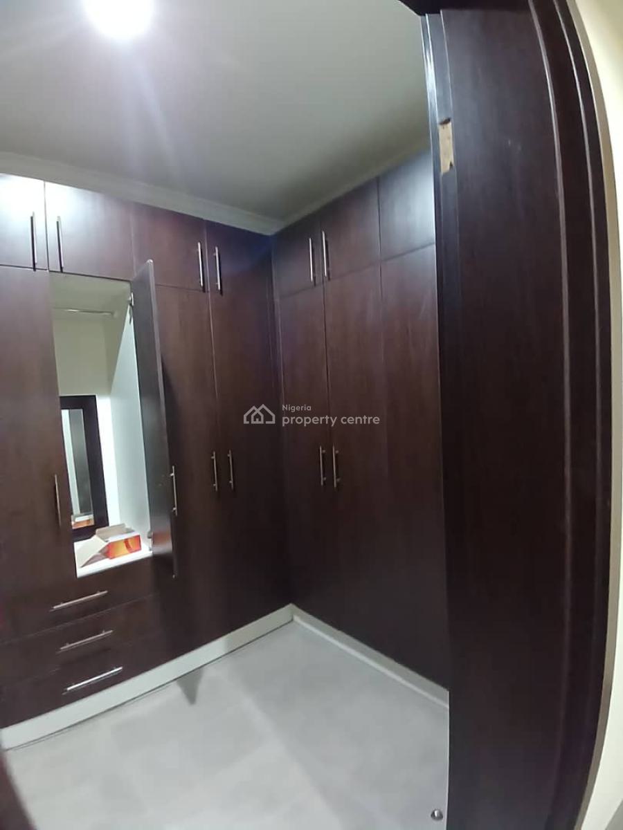 Spacious and Well Renovated Servied 3 Bedroom Flat with a Bq, Asokoro District, Abuja, Terraced Duplex for Rent