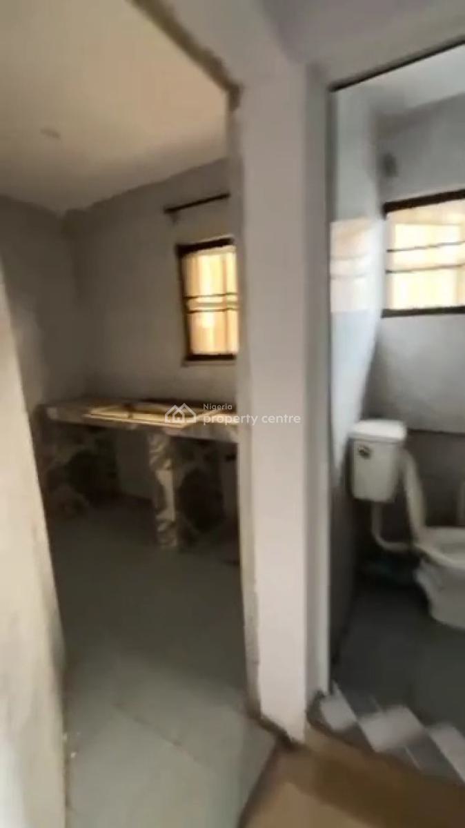 Relatively New 2bedroom Flat Apartment Available, Gra, Ogudu, Lagos, Flat / Apartment for Rent