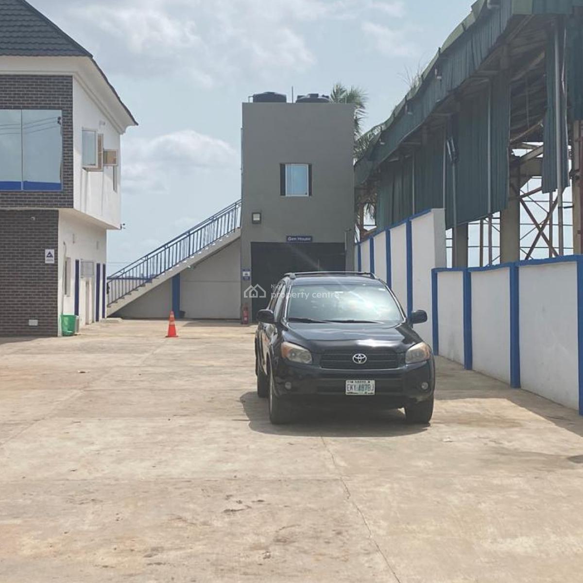 Functioning Filling Station Along Lagos Abeokuta Express Way, Along Lagos Abeokuta Express Way, Agege, Lagos, Filling Station for Sale