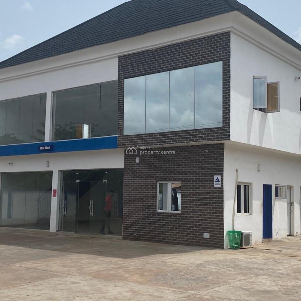 Functioning Filling Station Along Lagos Abeokuta Express Way, Along Lagos Abeokuta Express Way, Agege, Lagos, Filling Station for Sale