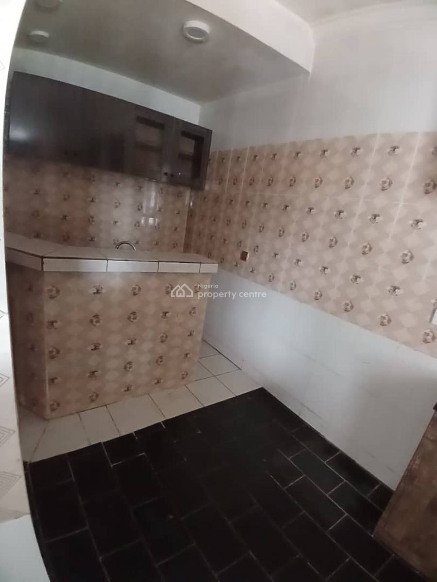 Spacious and  Renovated 1 Bedroom Flat, Asokoro District, Abuja, Flat / Apartment for Rent