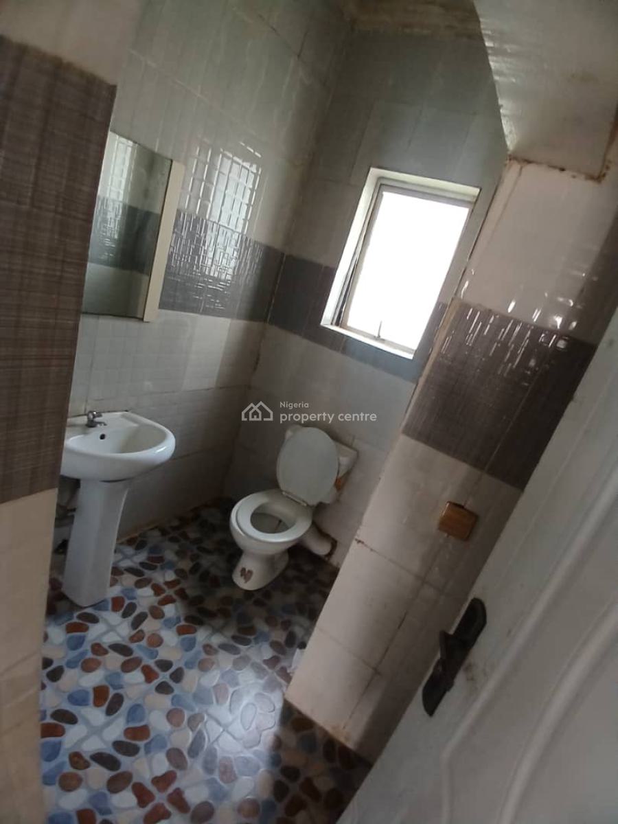 Spacious and  Renovated 1 Bedroom Flat, Asokoro District, Abuja, Flat / Apartment for Rent