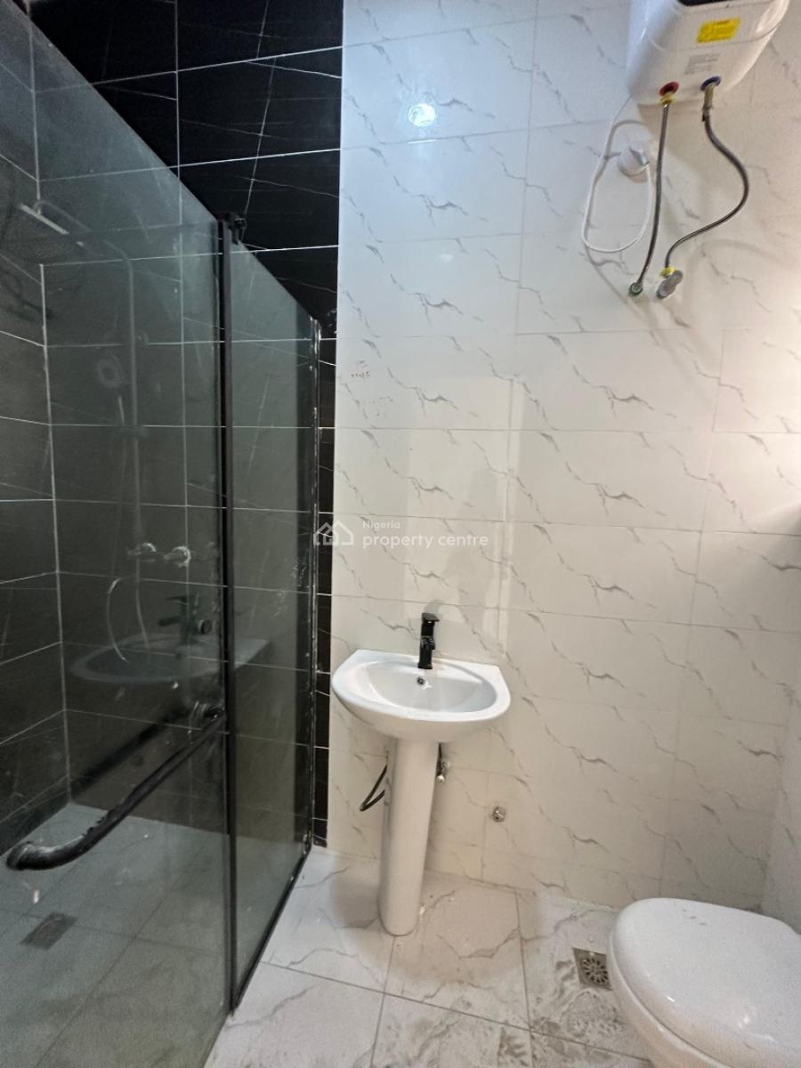 Newly Built 2bedroom Apartment with Swimming Piol &gym in Ologolo, Ologolo,lekki ,lagos ,nigeria, Ologolo, Lekki, Lagos, Flat / Apartment for Sale