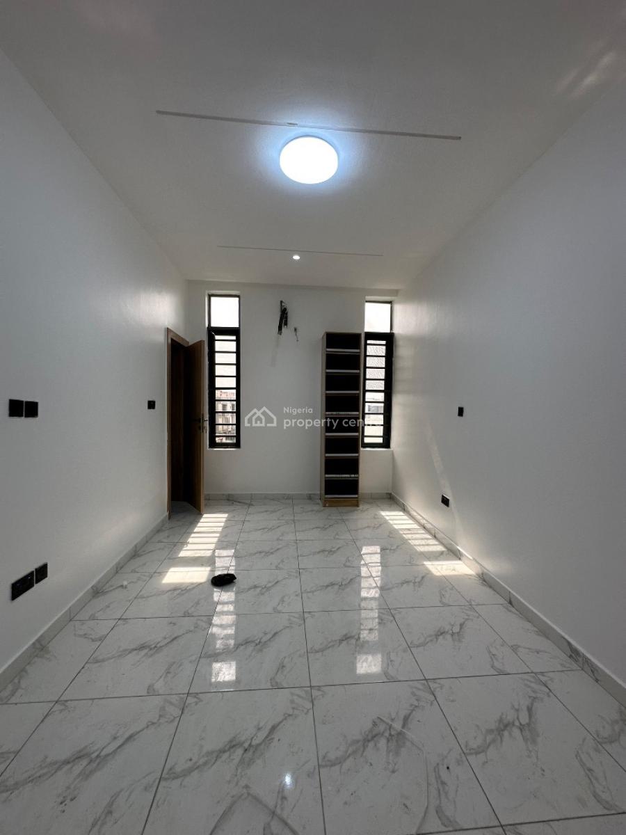 Newly Built 2bedroom Apartment with Swimming Piol &gym in Ologolo, Ologolo,lekki ,lagos ,nigeria, Ologolo, Lekki, Lagos, Flat / Apartment for Sale