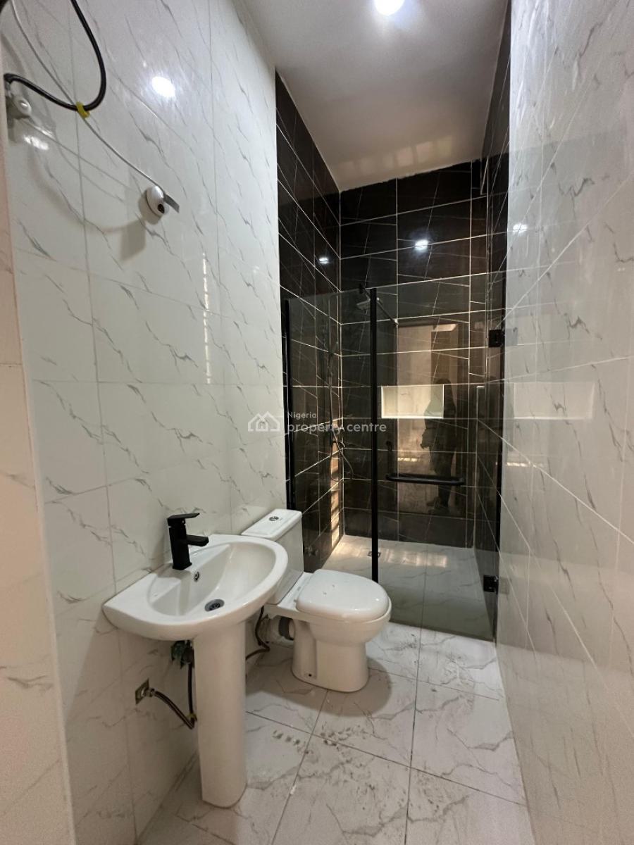 Newly Built 2bedroom Apartment with Swimming Piol &gym in Ologolo, Ologolo,lekki ,lagos ,nigeria, Ologolo, Lekki, Lagos, Flat / Apartment for Sale
