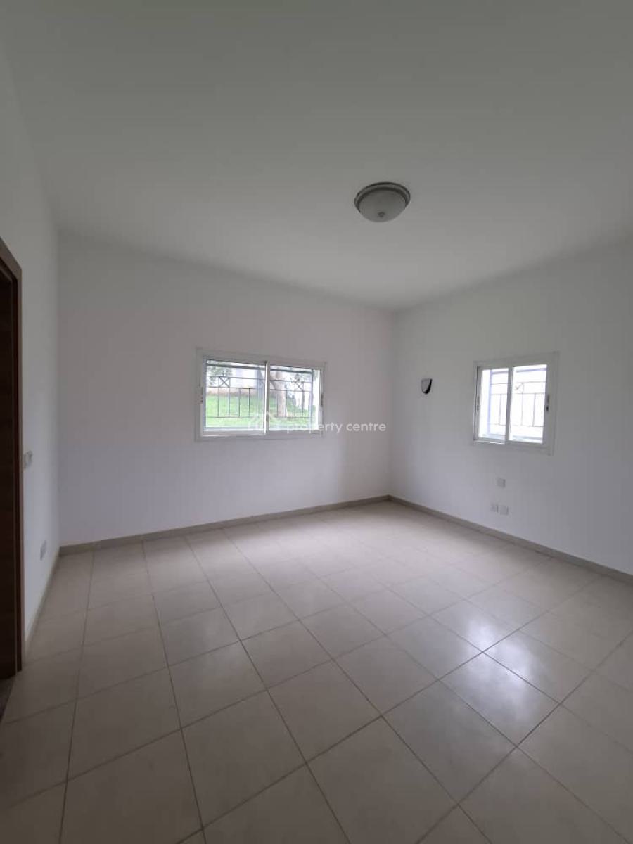 Standard 3 Bedroom with Bq, Guzape District, Abuja, Flat / Apartment for Rent