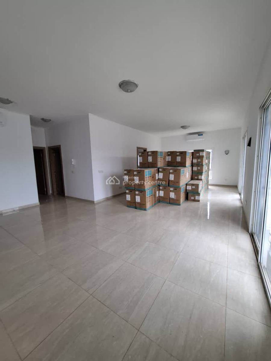 Standard 3 Bedroom with Bq, Guzape District, Abuja, Flat / Apartment for Rent