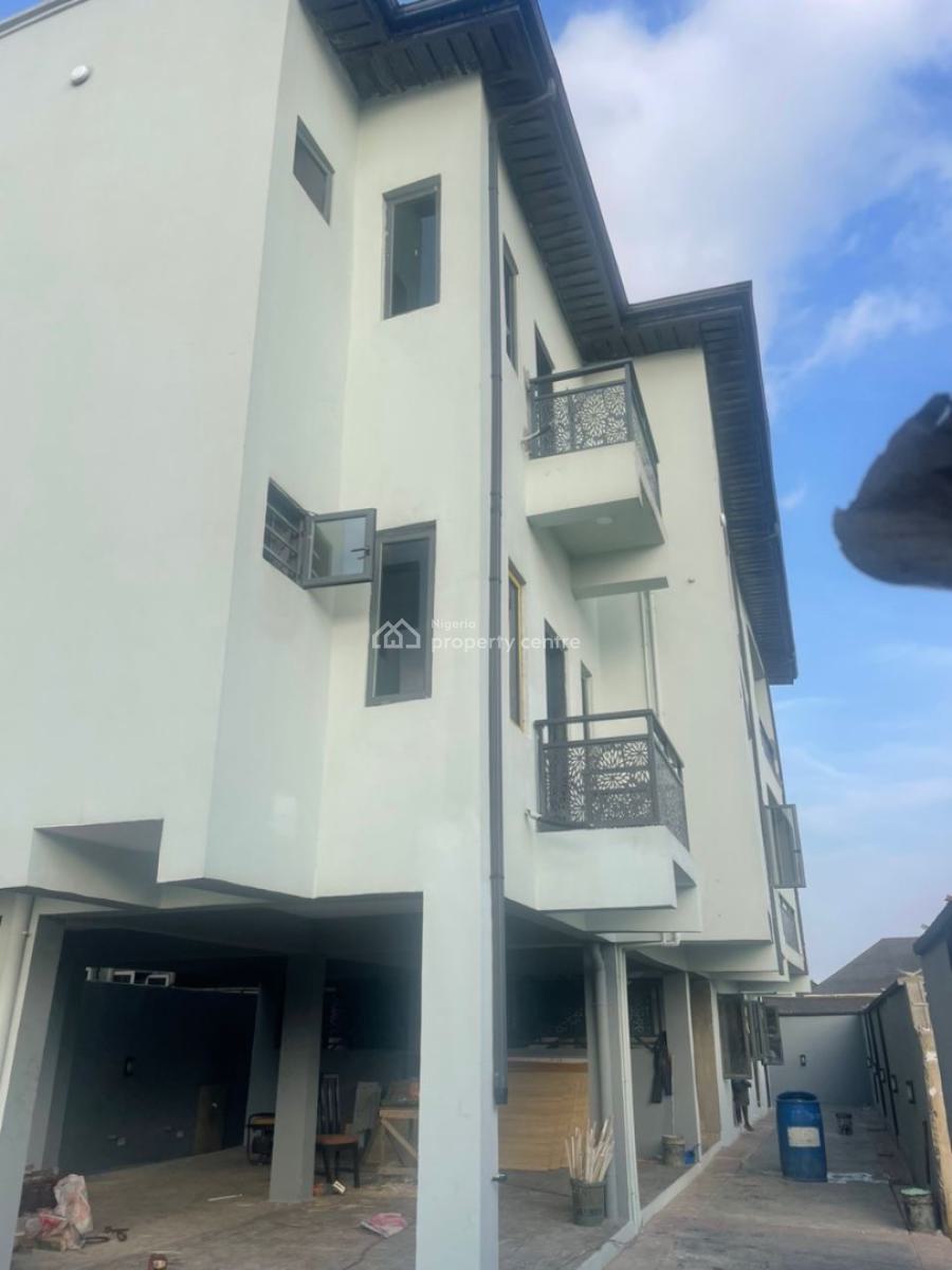 Luxurious 2 Bedroom Apartment, Gra Phase 1, Magodo, Lagos, Block of Flats for Sale