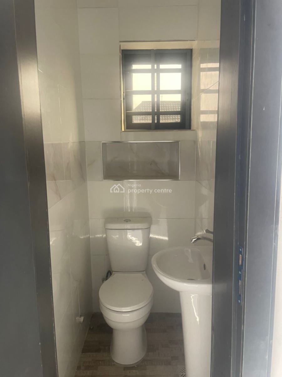 Luxurious 2 Bedroom Apartment, Gra Phase 1, Magodo, Lagos, Block of Flats for Sale