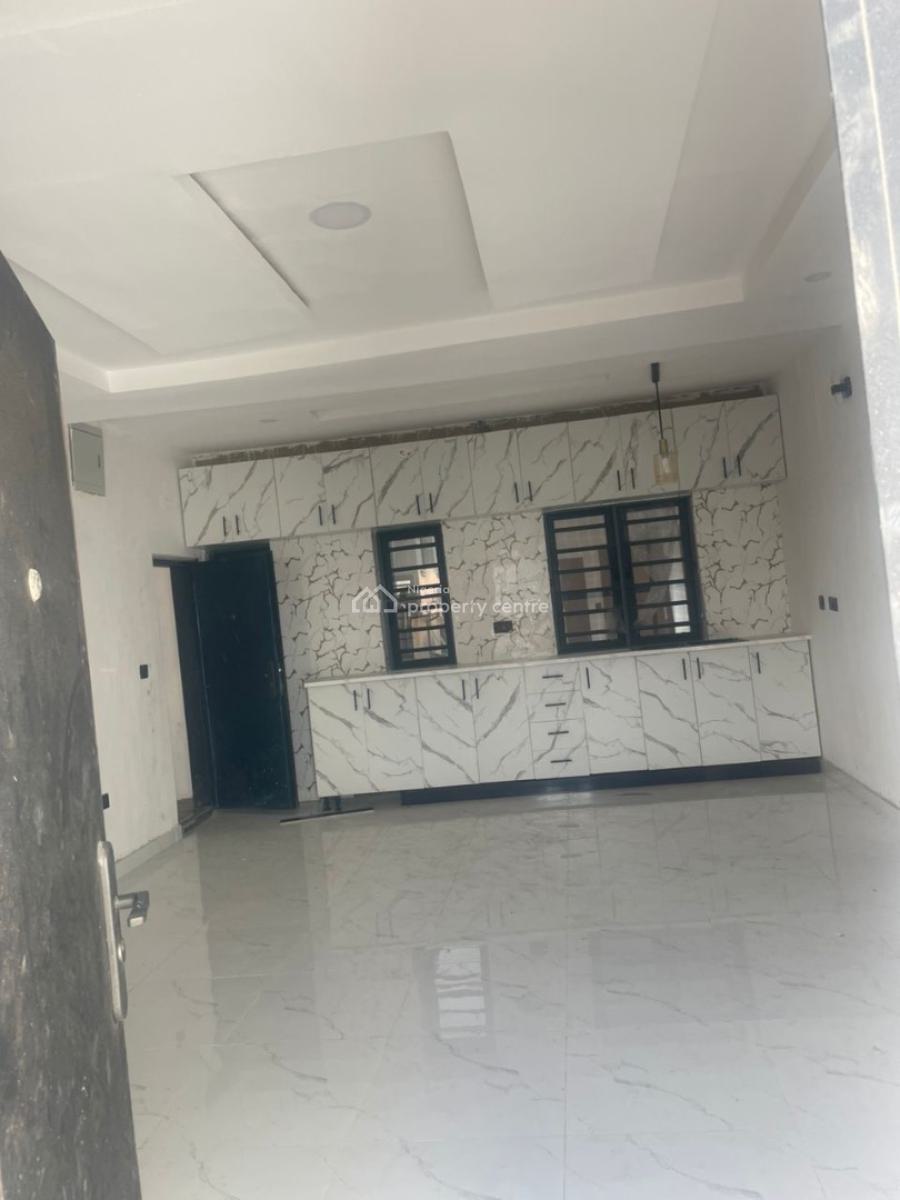 Luxurious 2 Bedroom Apartment, Gra Phase 1, Magodo, Lagos, Block of Flats for Sale