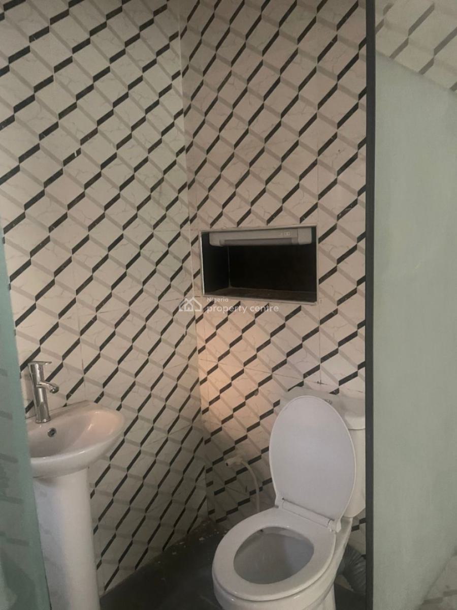 Luxurious 2 Bedroom Apartment, Gra Phase 1, Magodo, Lagos, Block of Flats for Sale