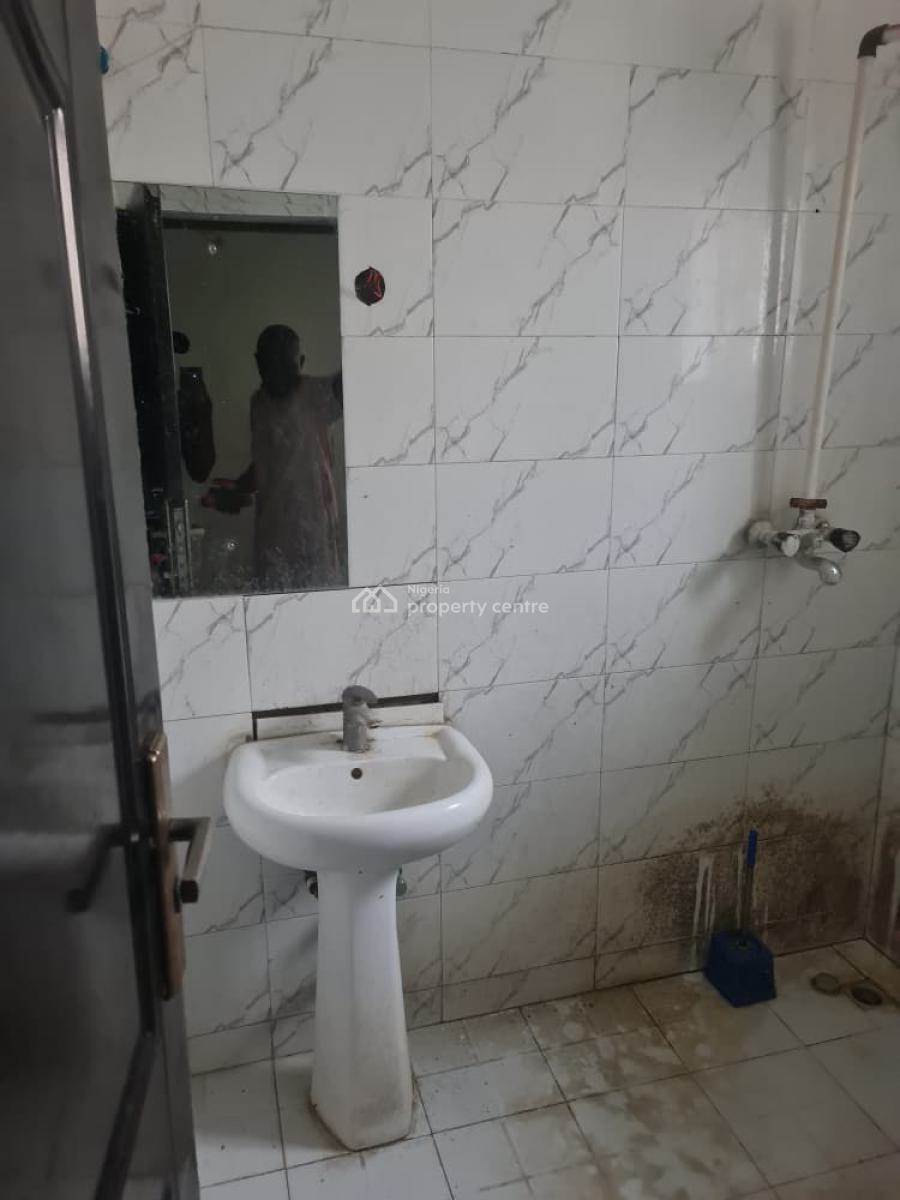 Excellent Spacious 3 Bedroom Bungalow, By Penthouse Estate, Lugbe District, Abuja, Detached Bungalow for Rent
