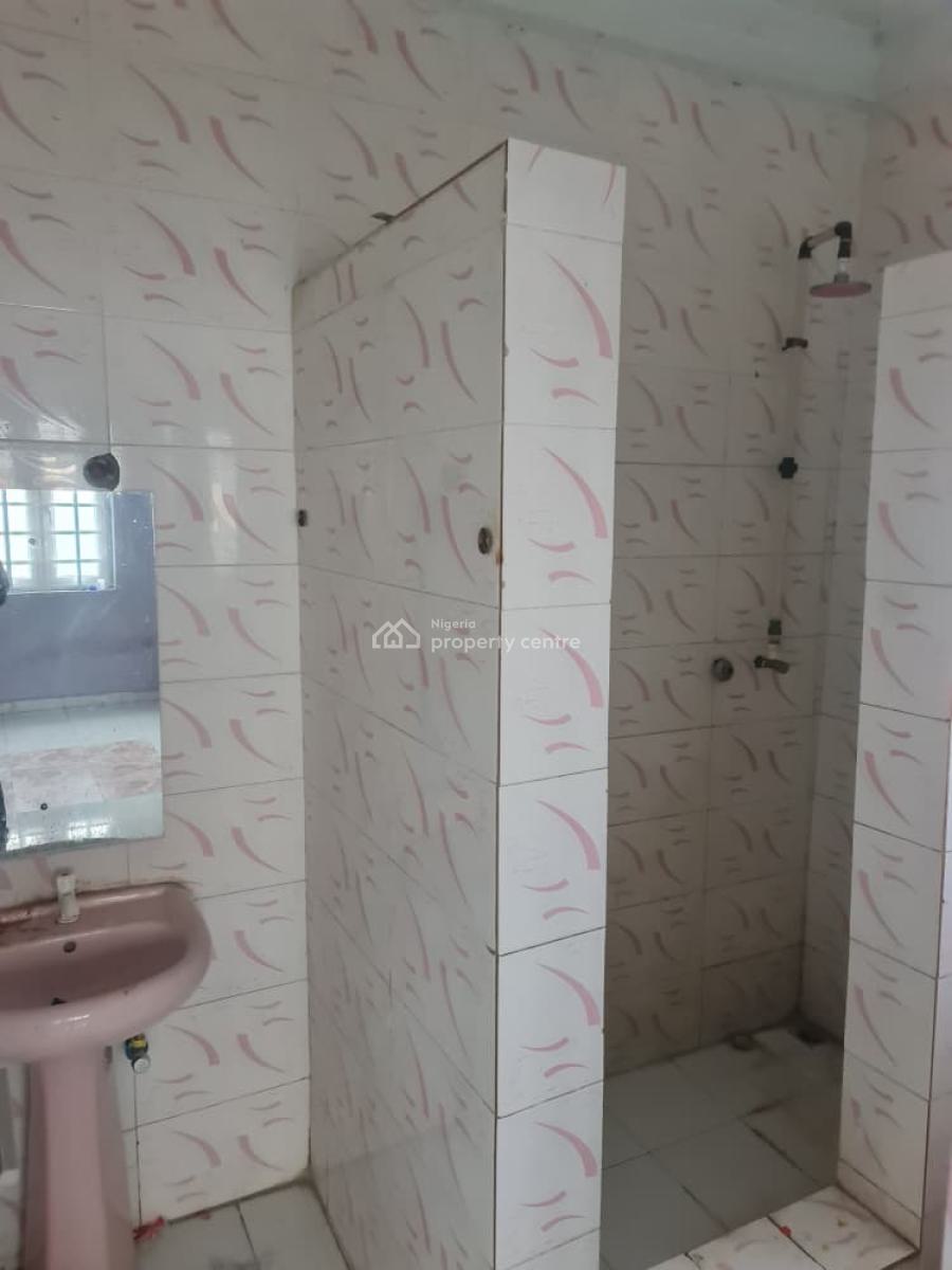 Excellent Spacious 3 Bedroom Bungalow, By Penthouse Estate, Lugbe District, Abuja, Detached Bungalow for Rent