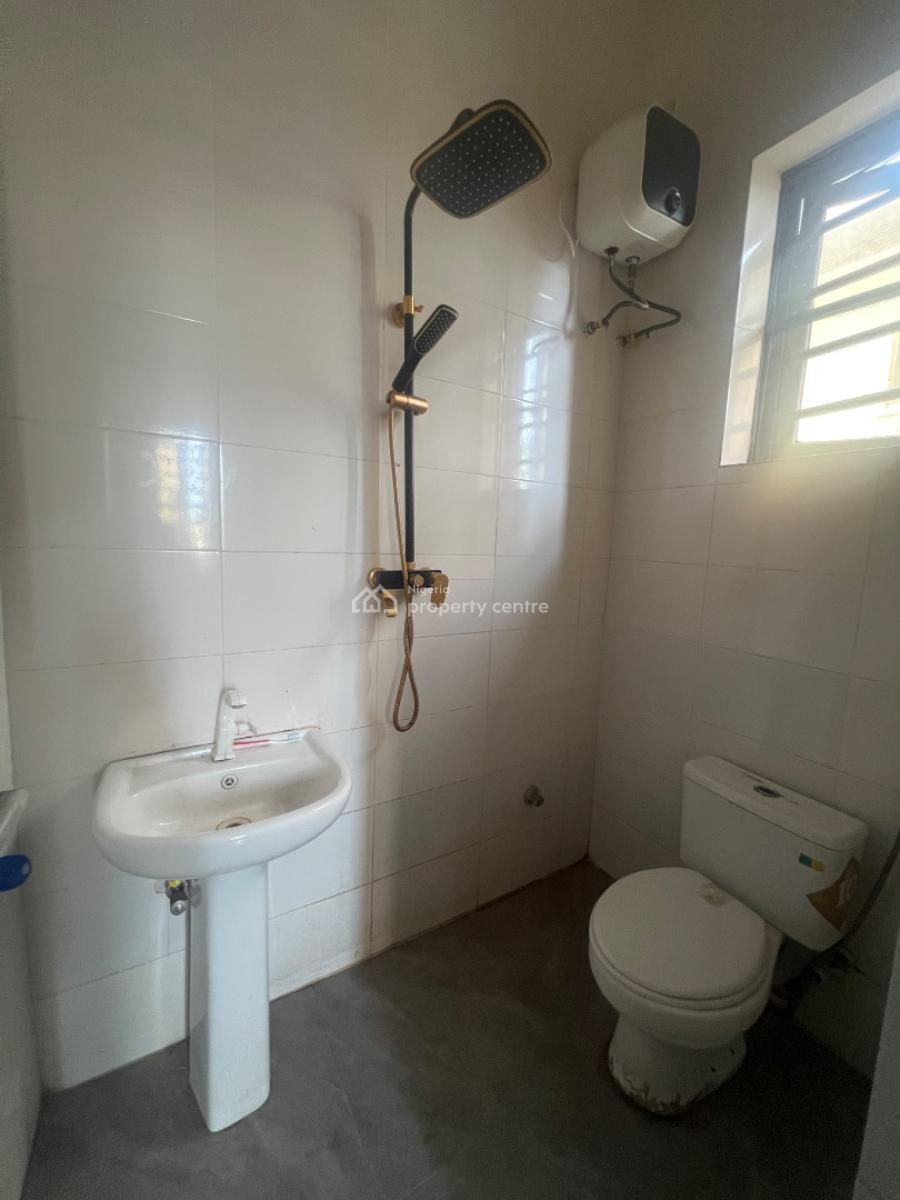 Spacious 2 Bedroom Apartment, Ogombo Estate, Ogombo, Ajah, Lagos, Flat / Apartment for Rent