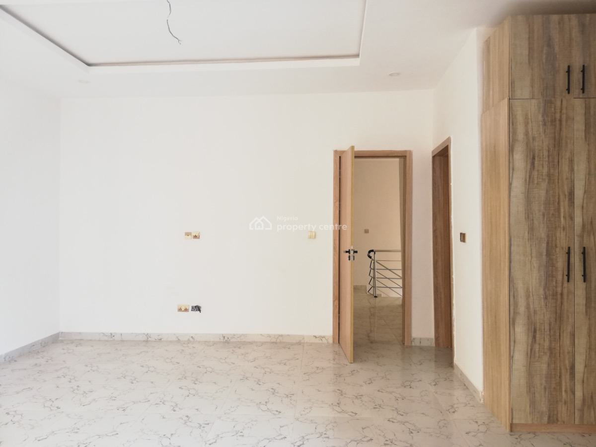 Spacious Neat and Well Maintained 4 Bedroom Terraced, Ikota Gra By By Mega Chicken, Ikota Villa, Ikota, Lekki, Lagos, Flat / Apartment for Rent