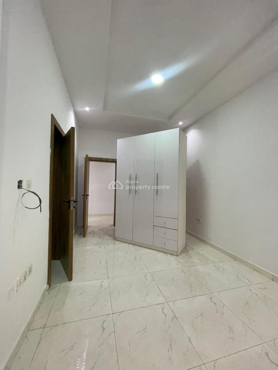 Luxury 2 & 3 Bedroom Penthouse with Elevator, Central Gas and Gym, Lekki Phase 1, Lekki, Lagos, Flat / Apartment for Sale