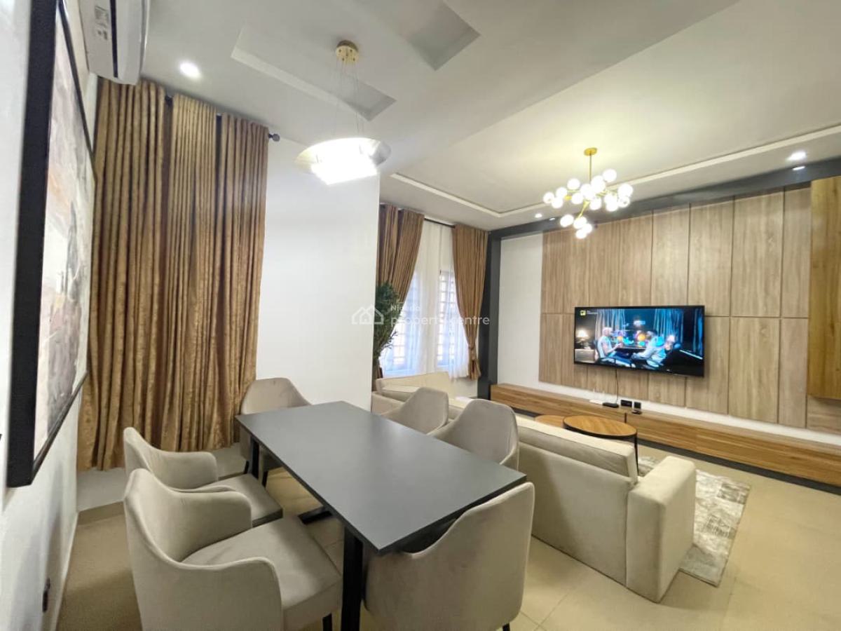 Cozy 1 Bedroom Apartment  with Swimming Pool, Mini Gym and 2 Spacious, Lekki Phase 1, Lekki, Lagos, Flat / Apartment Short Let