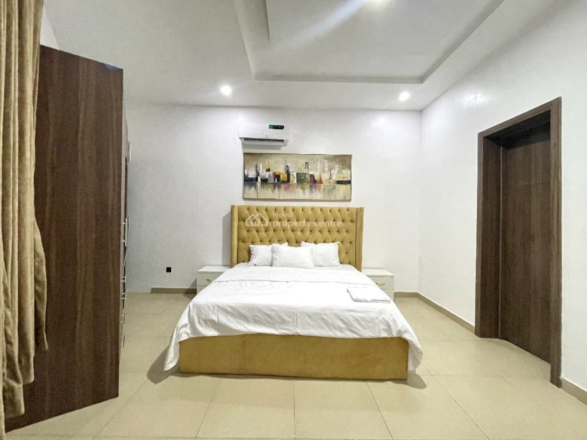 Cozy 1 Bedroom Apartment  with Swimming Pool, Mini Gym and 2 Spacious, Lekki Phase 1, Lekki, Lagos, Flat / Apartment Short Let
