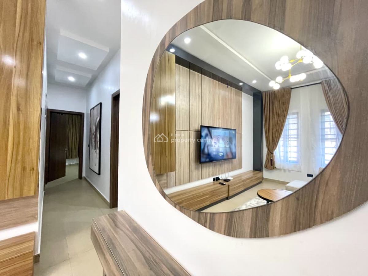 Cozy 1 Bedroom Apartment  with Swimming Pool, Mini Gym and 2 Spacious, Lekki Phase 1, Lekki, Lagos, Flat / Apartment Short Let