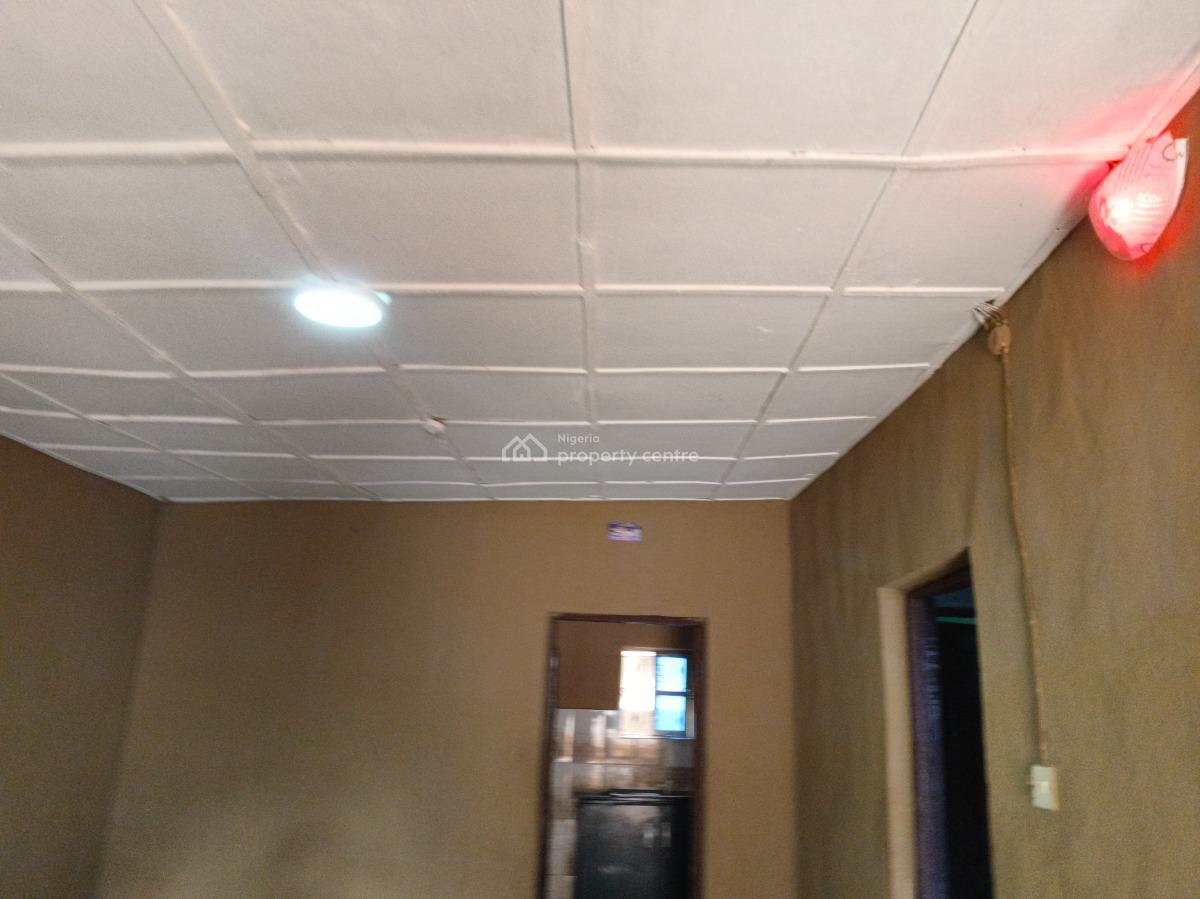 Decent 2 Bedrooms Flat, Big Sitting Room, Big Kitchen, Prepaid Meter, Close to Ayobo, Itele, Ado-odo/ota, Ogun, Flat / Apartment for Rent