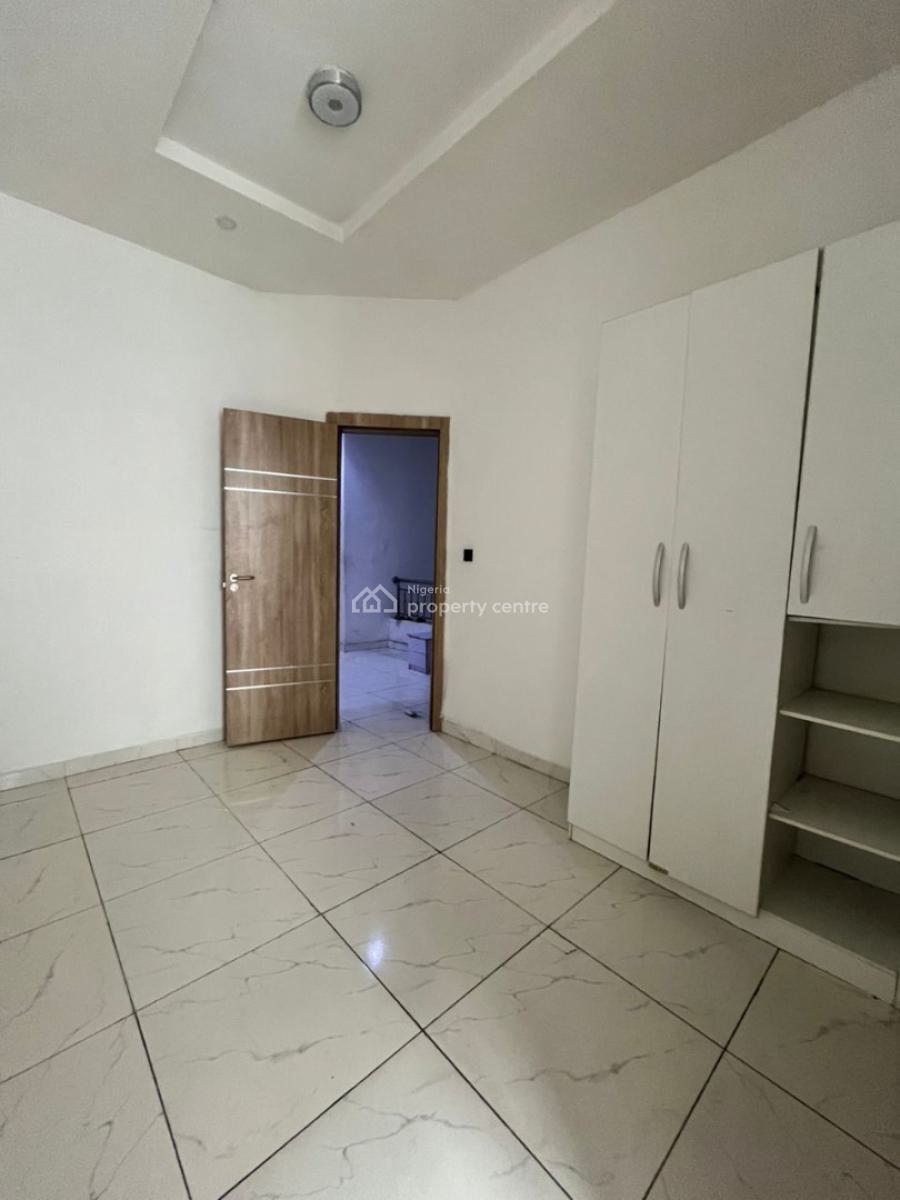 Clean & Organised Single Room Apartment, Orchid Road, Lekki Expressway, Lekki, Lagos, Self Contain (single Rooms) for Rent