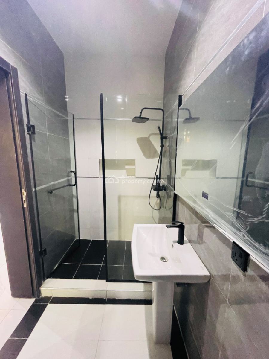 3 Bedroom Flat Available with Quality Facilities, Lekki Phase 1, Lekki, Lagos, Block of Flats for Sale