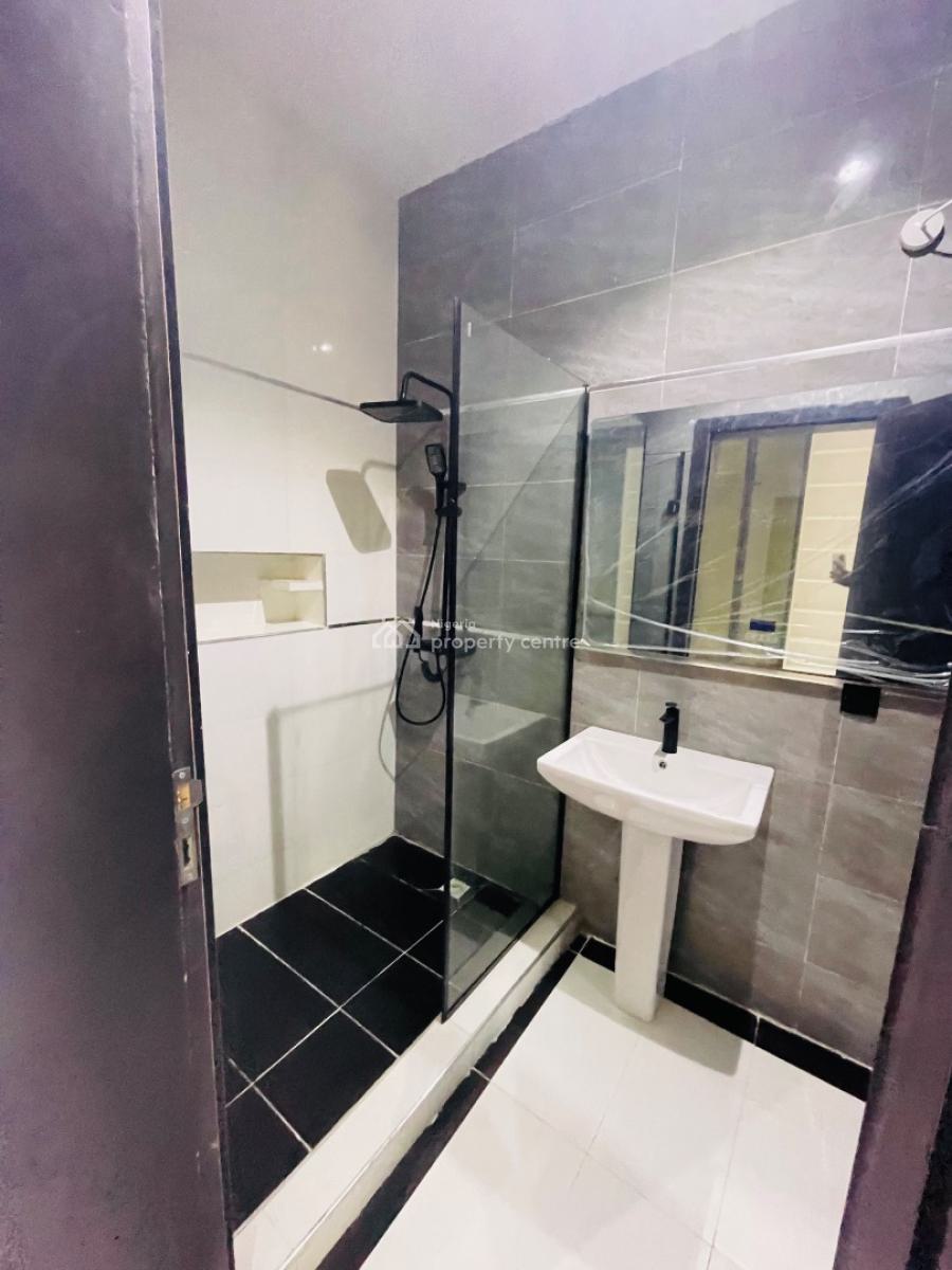 3 Bedroom Flat Available with Quality Facilities, Lekki Phase 1, Lekki, Lagos, Block of Flats for Sale