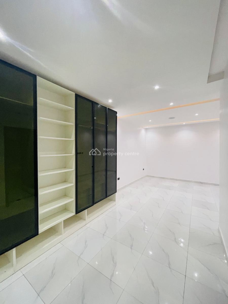 3 Bedroom Flat Available with Quality Facilities, Lekki Phase 1, Lekki, Lagos, Block of Flats for Sale